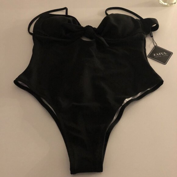 Zaful Crisscross Monokini One Piece Lined Low Back Swim Suit Black Size 8 - Picture 2 of 10
